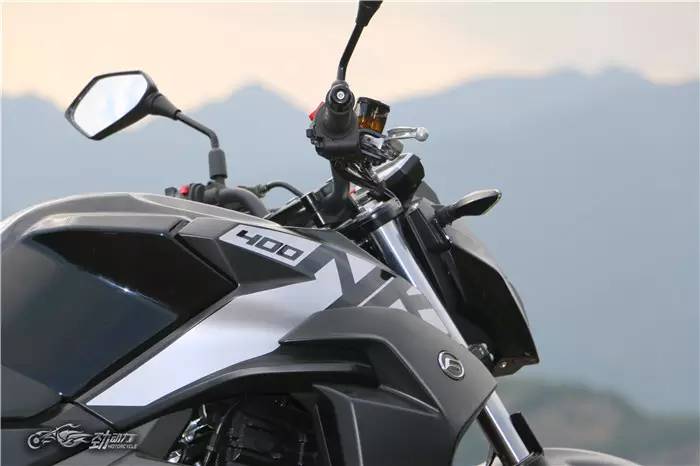 评测热门国产中量级街车春风400NK