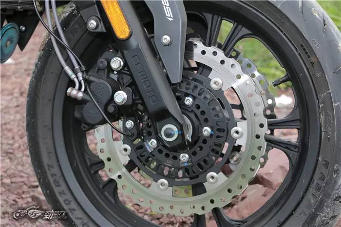 评测热门国产中量级街车春风400NK