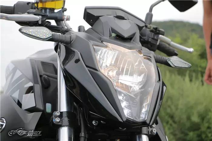 评测热门国产中量级街车春风400NK