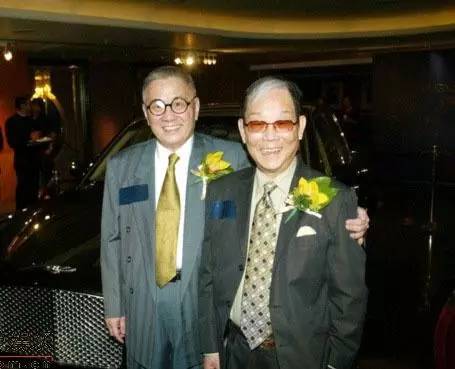 黄霑 林燕妮 1976年,当黄霑的妻子华娃发现自己的丈夫移情别恋之后