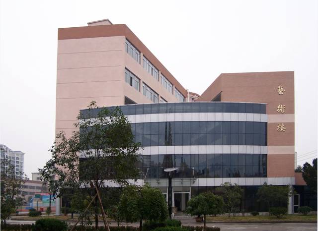 浣江教育集团浣江初级中学那让我们来看看这两所学校到底有多美吧!