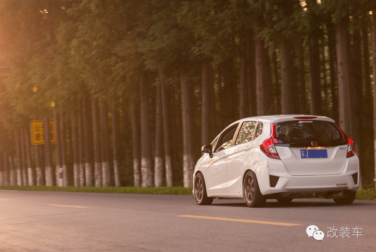 可以下赛道的买菜车 飞度GK5改装案例