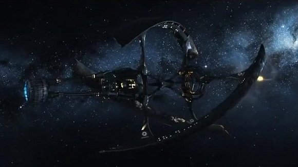 刚承认与黑天鹅导演的恋情大表姐就与克里斯帕拉特激情拥吻