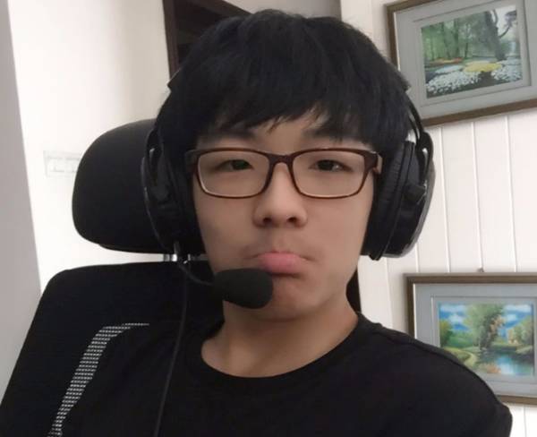 Faith_bian首答:如何走上职业道路 喜欢宅