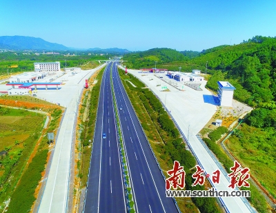 罗定至阳春高速通车