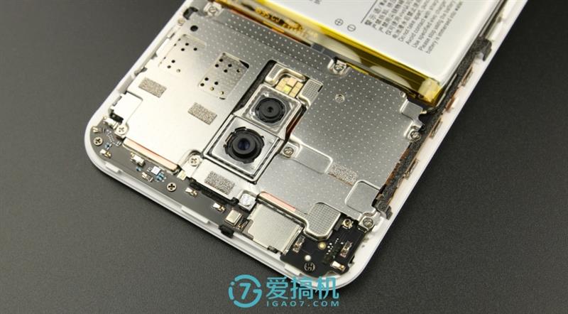 vivo xplay6详细拆解:这做工没得喷