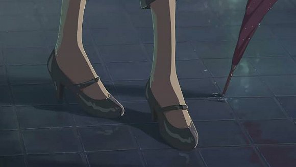 我们可以继续看看《言叶之庭》对脚的迷恋.孝雄逃课来到庭园.