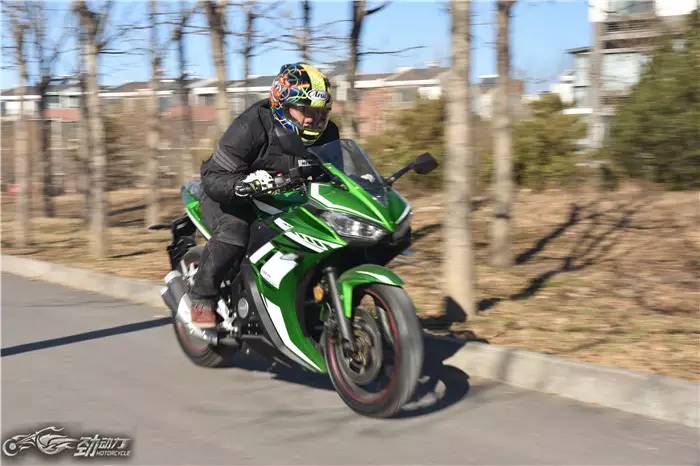 试车：颜值爆表的平民跑车 新感觉RZ35