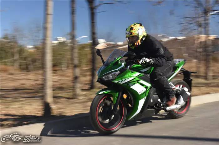 试车：颜值爆表的平民跑车 新感觉RZ35