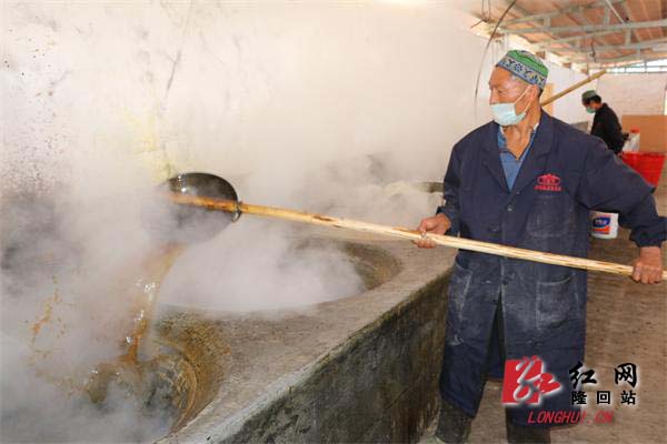 隆回:手工甘蔗制糖富了老屋村(图)