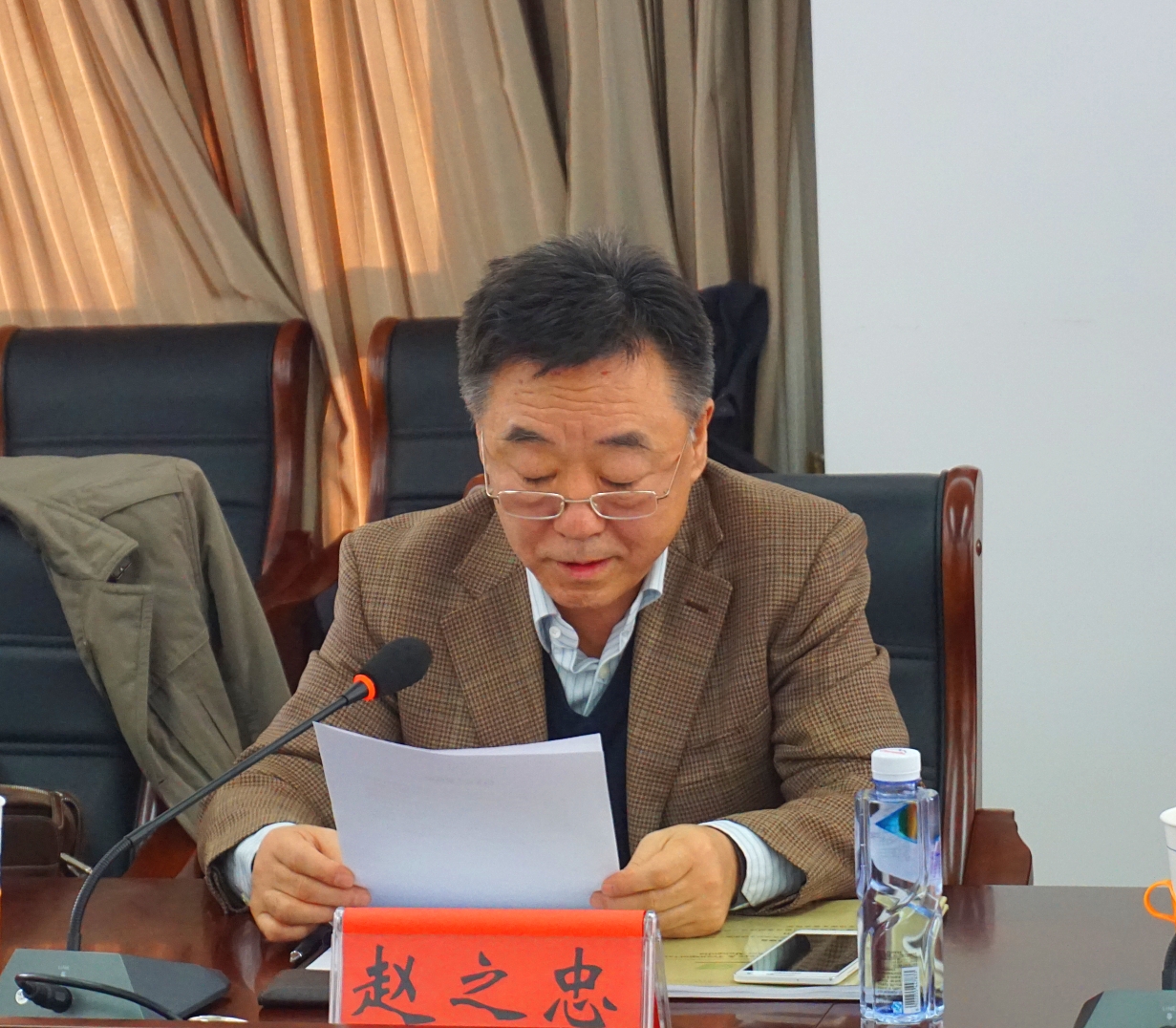 《内蒙古公路与运输》主编,内蒙古交通建设工程质量监督局局长王殿臣