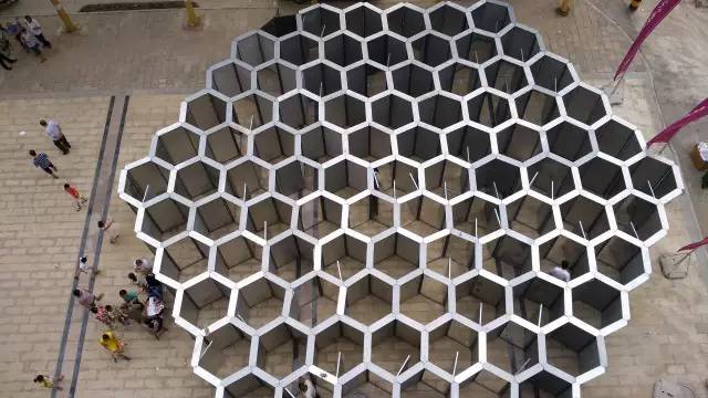 蜂巢迷宫一亿人参与只有一个人能走出来有胆来试试