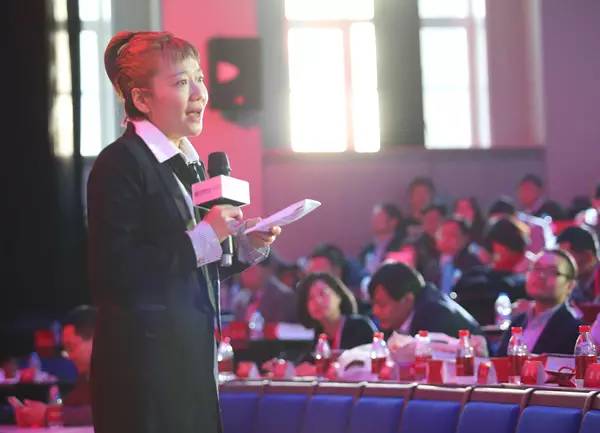 新年论坛收获与失去焦虑中前行的中产阶级与中国未来
