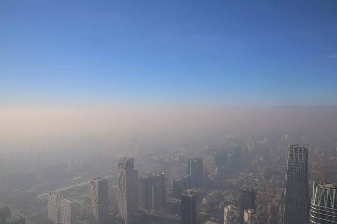 恐怖！眼看着雾霾从天际线滚滚而来......_新浪财经_新浪网