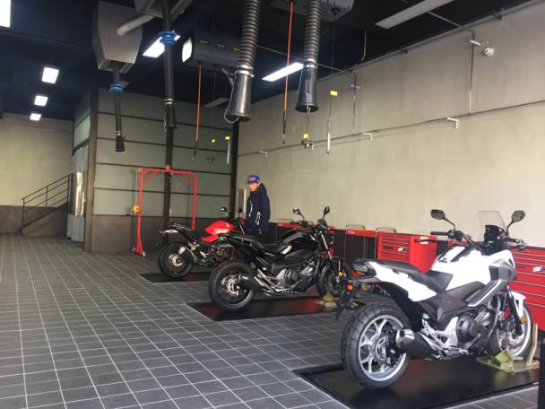 一款将近30万的摩托你买不买