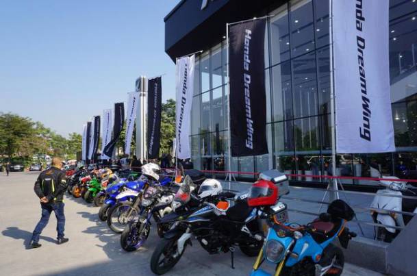 一款将近30万的摩托你买不买