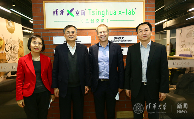 钱颖一(左二),高建(右一),毛东辉(左一)与石峰(dr.