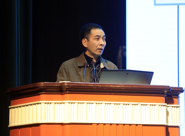 团队和个人颁奖副校长韩杰才作报告科工院常务副院长付强作报告分组