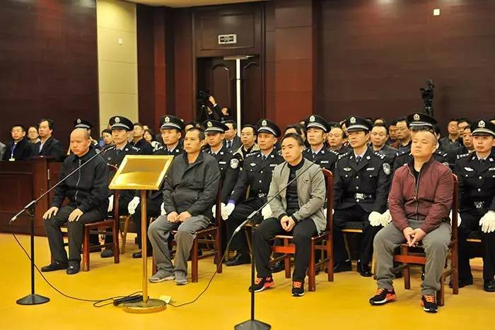 江西乐平16年前奸杀疑案再审 4名被告人改判无罪 法院致歉