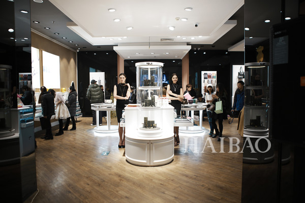 温情如你,演绎经典!西班牙轻奢品牌tous教你打造圣诞look!