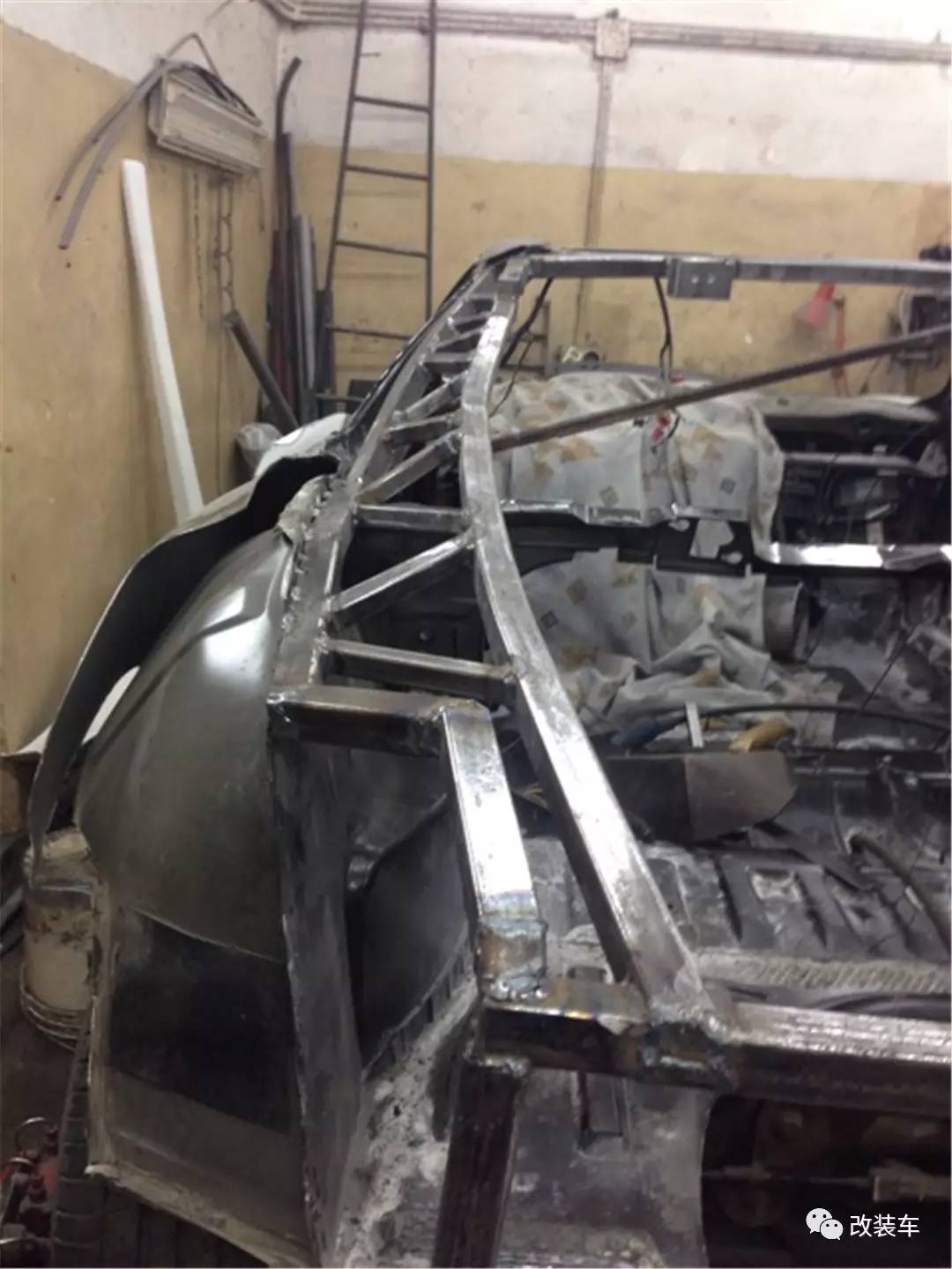 能不能开法拉利撩妹不用靠某泰了