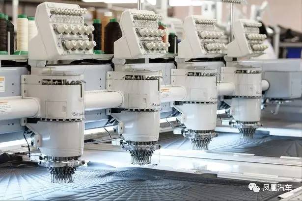 图揭阿斯顿马丁超跑DB11生产全过程