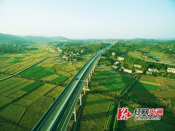 娄衡高速公路建设通车 湘中地区新添黄金大通道