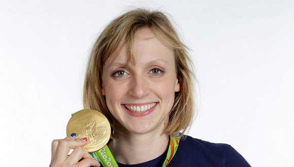 凯蒂·莱德基在游泳赛场上,美国似乎是近年来最容易产生"超级英雄"式