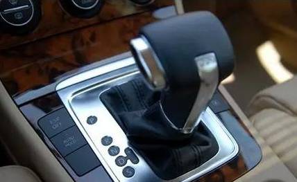 没用过这个挡位，别说你会开自动挡的车