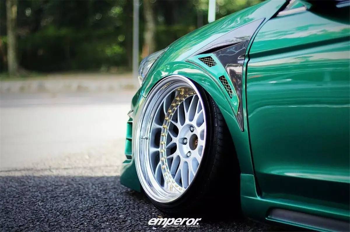 大胆配色 珊瑚绿版八代雅阁改装案例