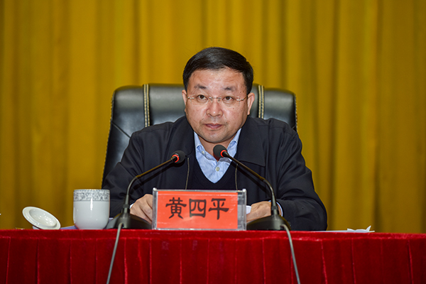 桂阳县2017年县委经济工作会议召开