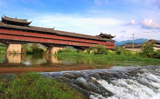 近日,在连城县莒溪镇墩坑村,由福建鸿丰现代生态农业开发有限公司投资