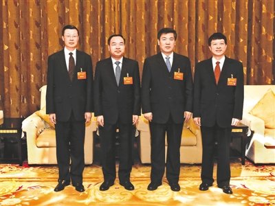 原标题:市政协十四届五次会议开幕   唐良智,罗强,于伟,唐川平出席