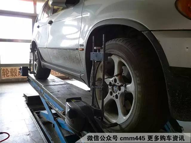 我的爱车出现跑偏了 是做动平衡还是做四轮定位？