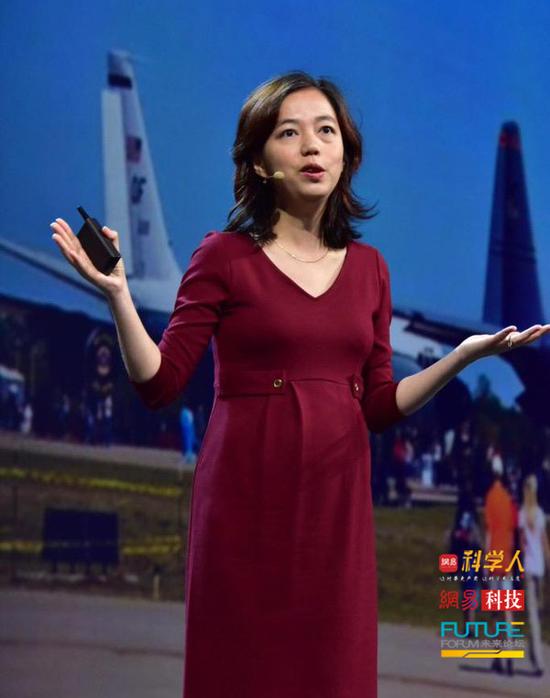 李飞飞:人工智能还有很多问题 但终将成为第四次工业革命最大推力