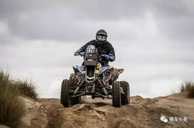 马拉松赛段开始 彼得·汉塞尔领先