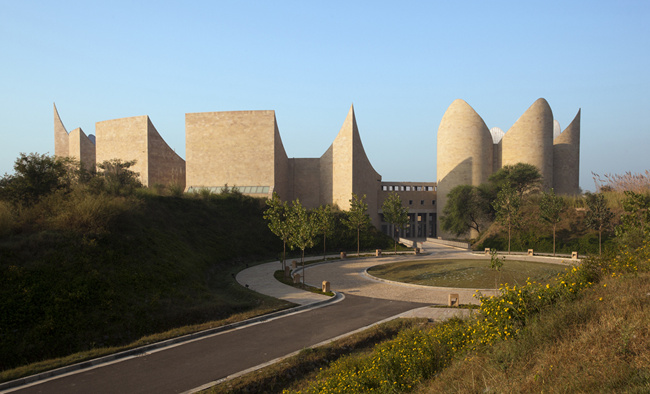 "世界公民"摩西·萨夫迪:天真又世故的顶级建筑师