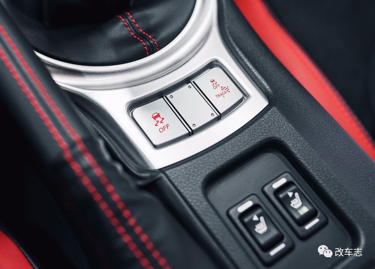 丰田86加了液晶屏 但你别指望用它看A片