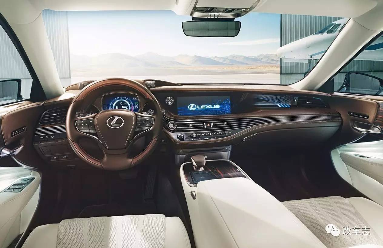 丰田86加了液晶屏 但你别指望用它看A片