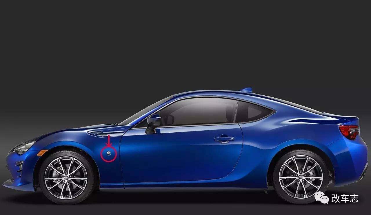 丰田86加了液晶屏 但你别指望用它看A片