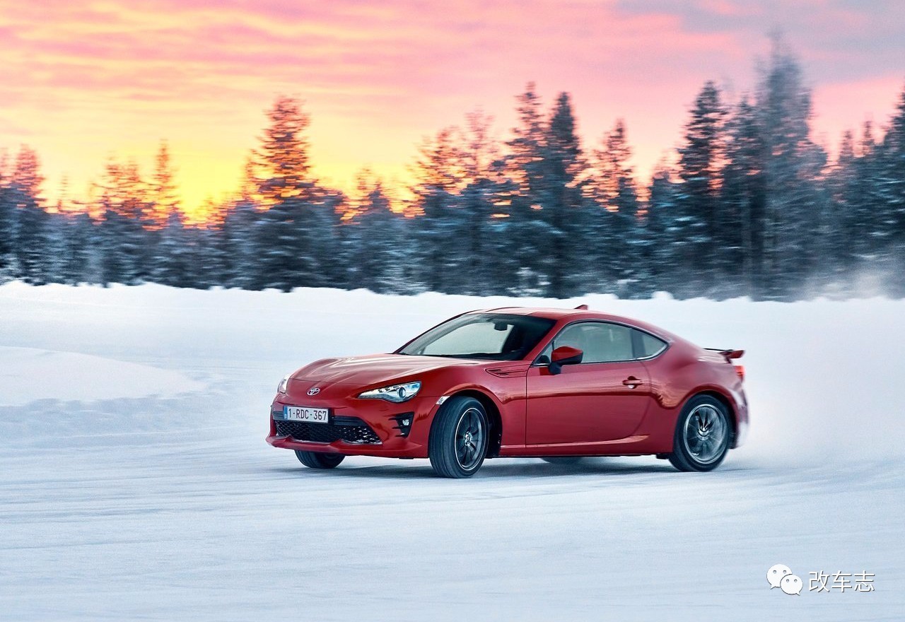 丰田86加了液晶屏 但你别指望用它看A片