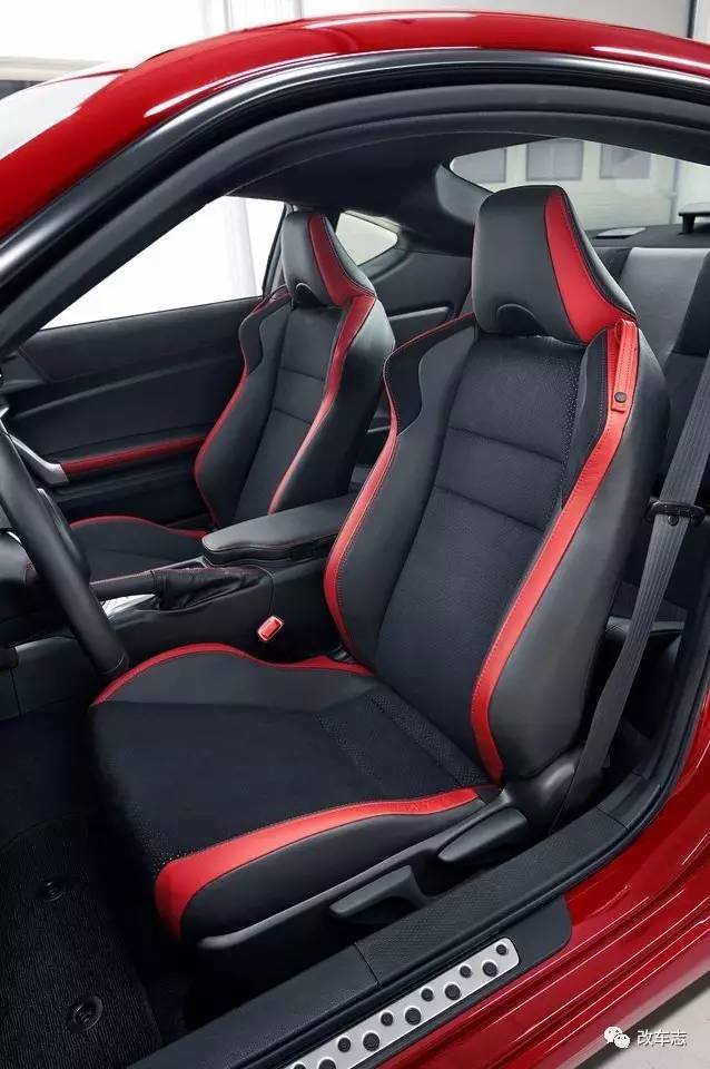 丰田86加了液晶屏 但你别指望用它看A片