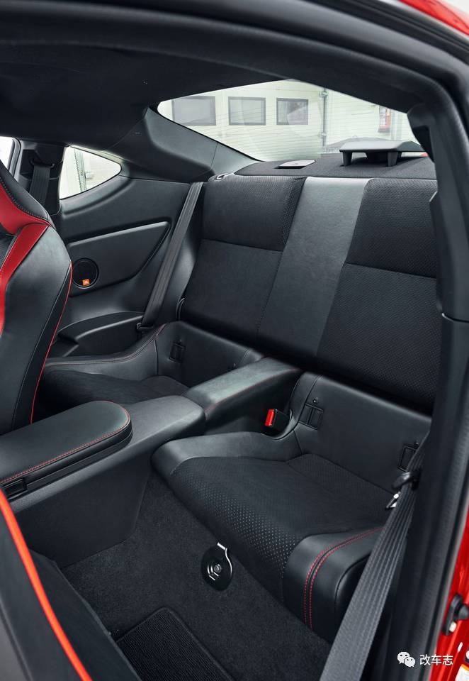 丰田86加了液晶屏 但你别指望用它看A片