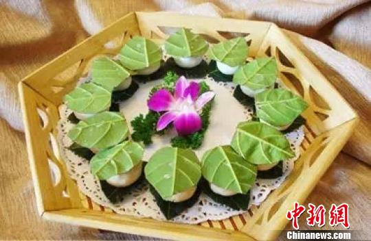 图为雷州美食叶搭饼,雷州人过年必备. 唐贵江 摄