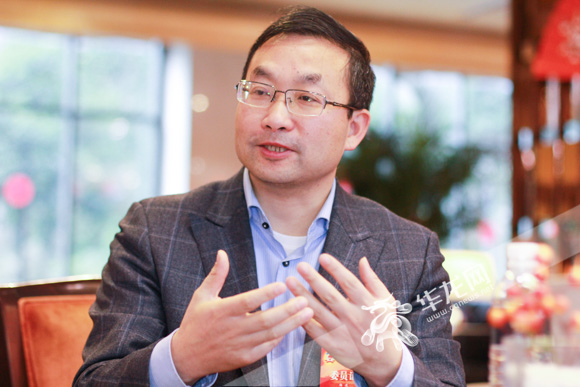 市政协委员杨进.记者 冯润田 摄