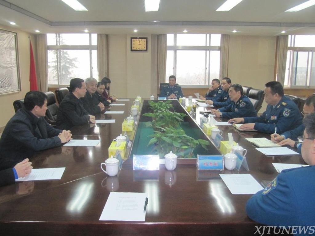 西安交大赴空军工程大学慰问官兵