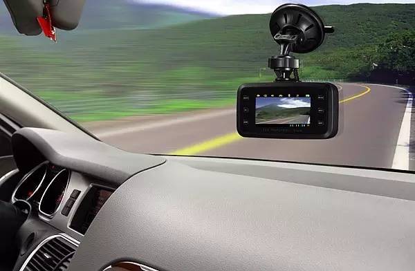 开车回家过年，车上必备物品大全！