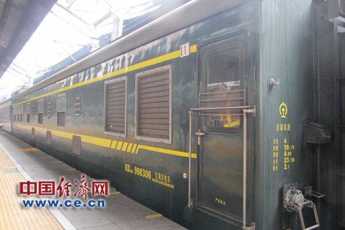 中国经济网记者探访春运列车上的"神秘"发电车_新浪财经_新浪网