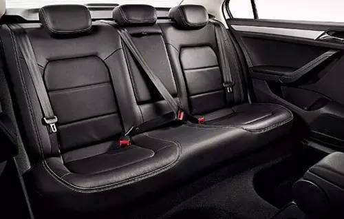 买车时要擦亮眼，别被这些没用的配置给忽悠了