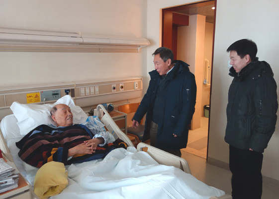 张勇副主任看望慰问安志文,陈先,甘子玉,佘健明同志